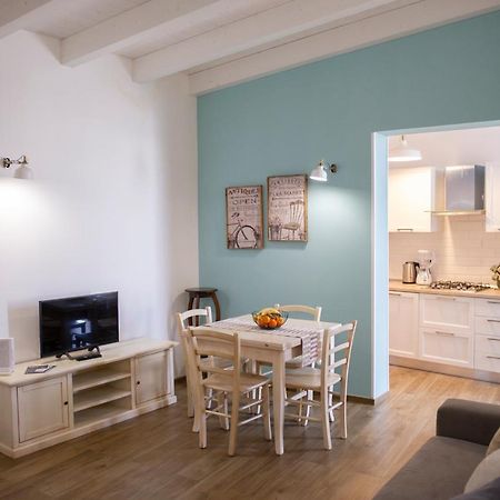 Color Apartment โมโนโปลี ภายนอก รูปภาพ