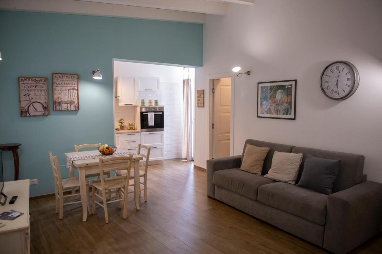 Color Apartment โมโนโปลี ภายนอก รูปภาพ
