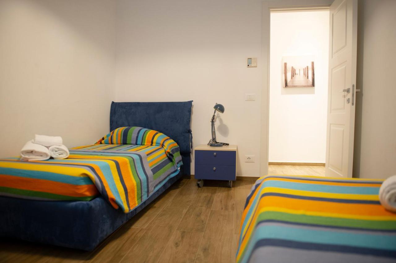 Color Apartment โมโนโปลี ภายนอก รูปภาพ