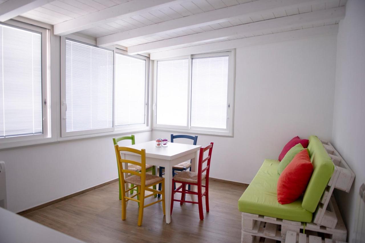 Color Apartment โมโนโปลี ภายนอก รูปภาพ