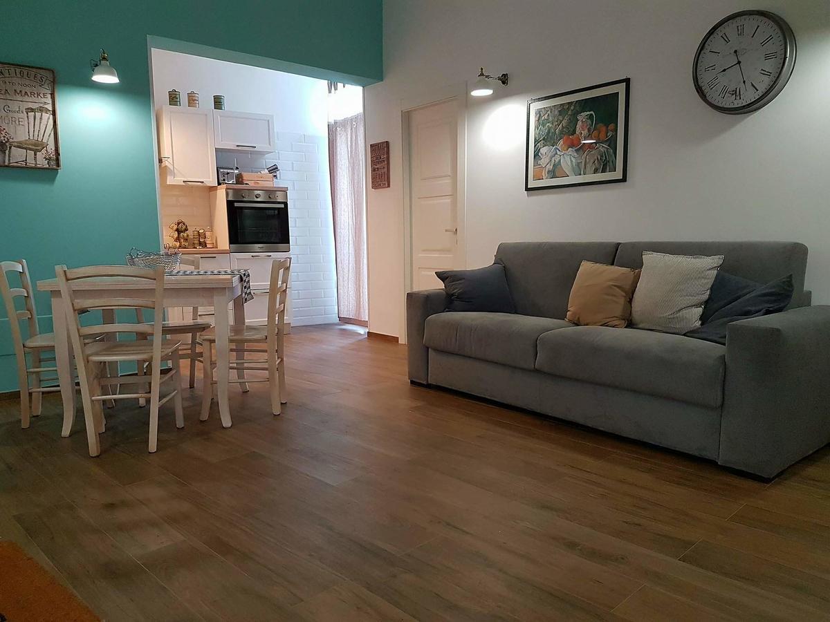 Color Apartment โมโนโปลี ภายนอก รูปภาพ
